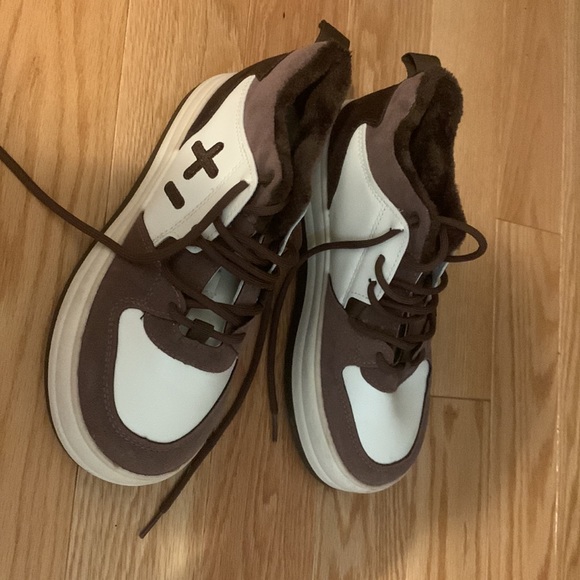 “Multi-Panel Design Lace-up Skate Shoes” from SHEIN - Picture 7 of 7